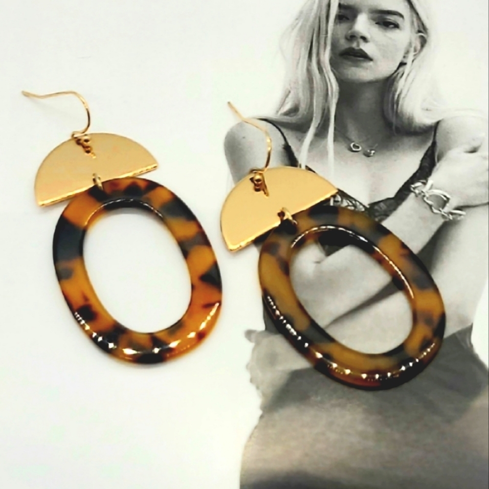 NWT Retro Oval Tortoise Shell Gold Half Moon Hoop Drop Earrings - Picture 8 of 9